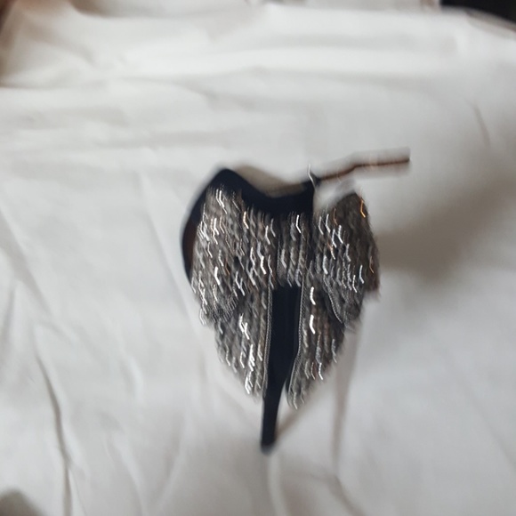 Shoes - Picture 2 of 8